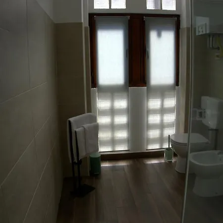 Solferino Light & Space: Elegante Bilocale In Centro Appartement *
