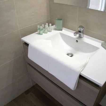 Solferino Light & Space: Elegante Bilocale In Centro Appartement *