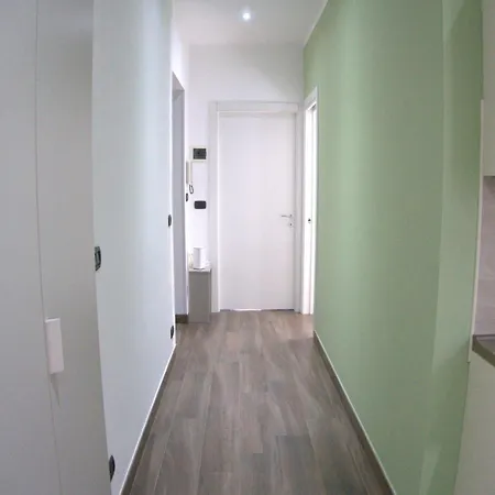 Solferino Light & Space: Elegante Bilocale In Centro Appartement *